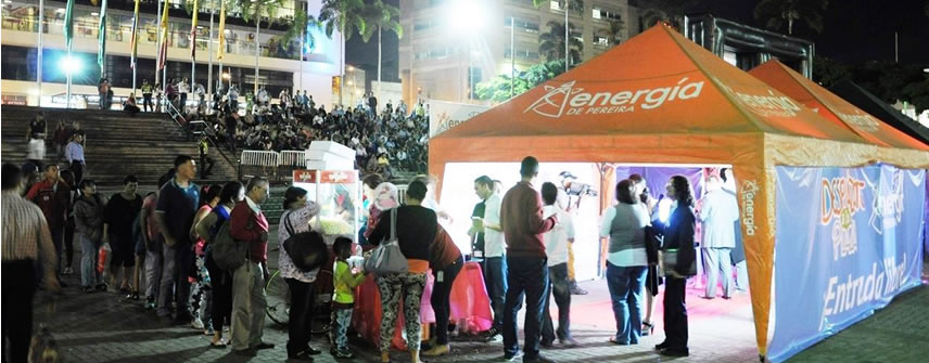 Cine en la Plaza, es el plan de todos los pereiranos